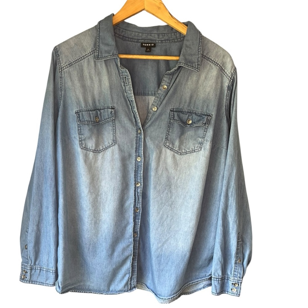Torrid Blue Distressed Denim Button Front Tunic Shirt Size 2X Long Sleeve